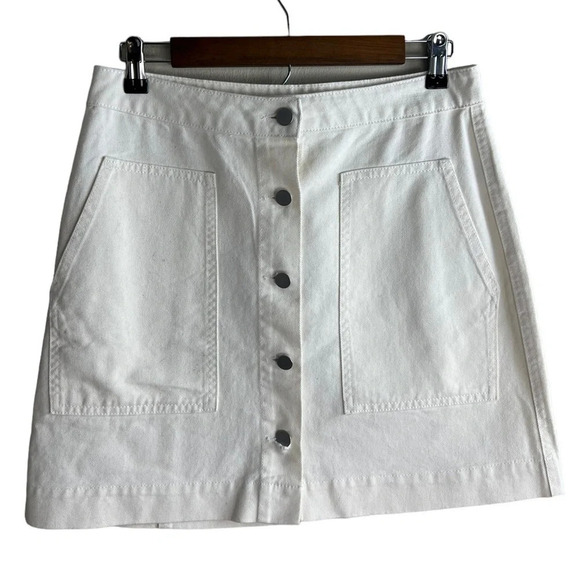 Francesca’s • Cream Mini Skirt - Picture 1 of 6